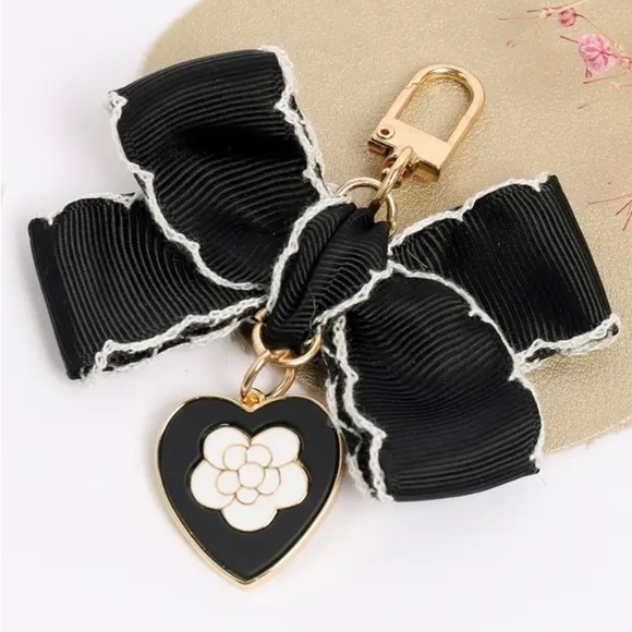 NWT Bow Bag Charm Keychain Clip - Picture 5 of 5